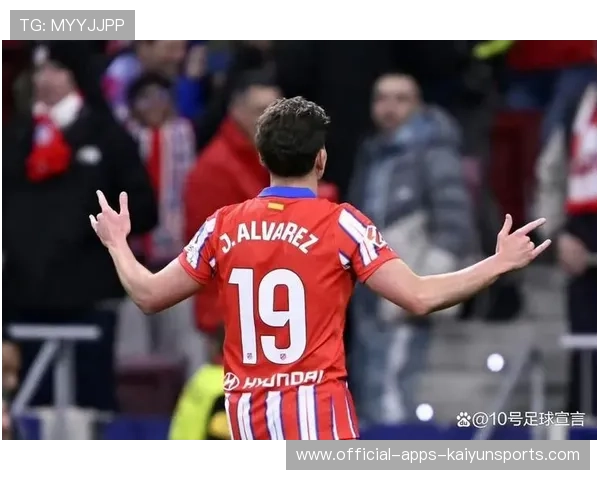 利物浦边后卫高位压上,马赛边路被锁死,利物浦被马竞逆转